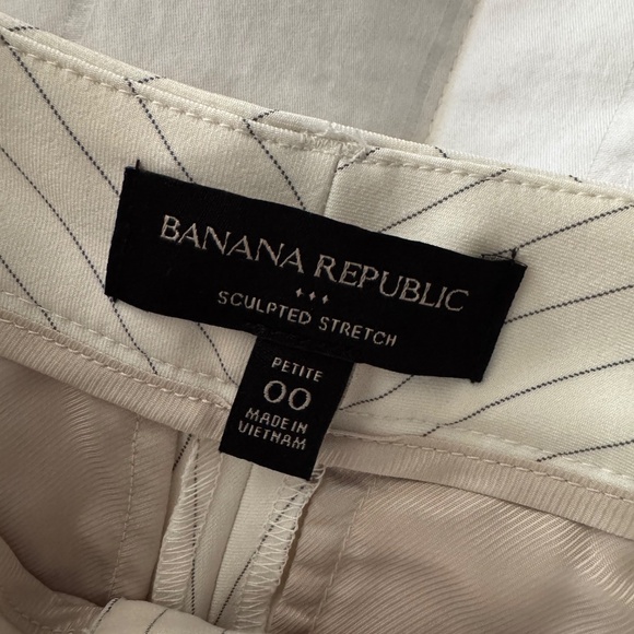 Banana Republic Sculpted Tapered Trouser - Picture 3 of 5